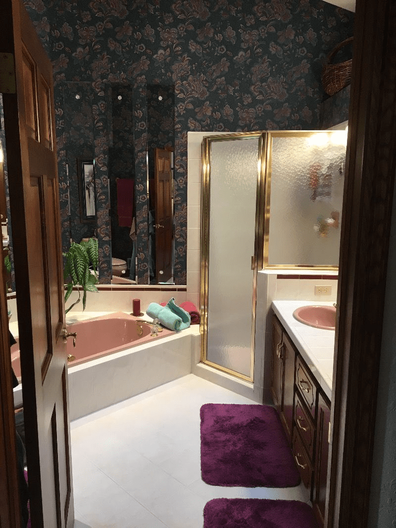 Saukville Updated Master Bathroom - before