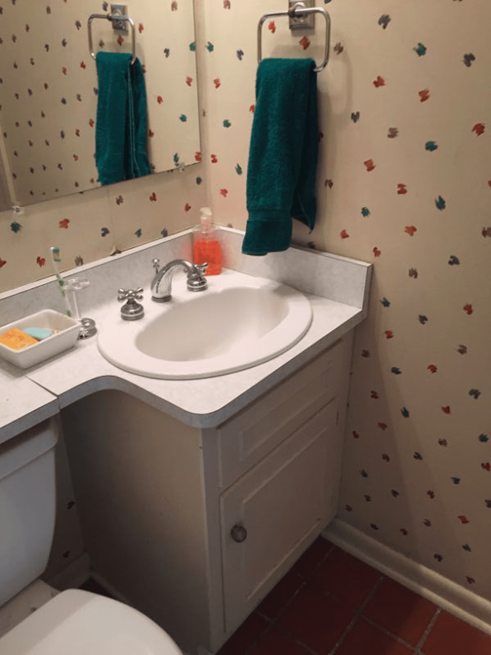 Glendale bathroom before Glendale bathroom before remodel