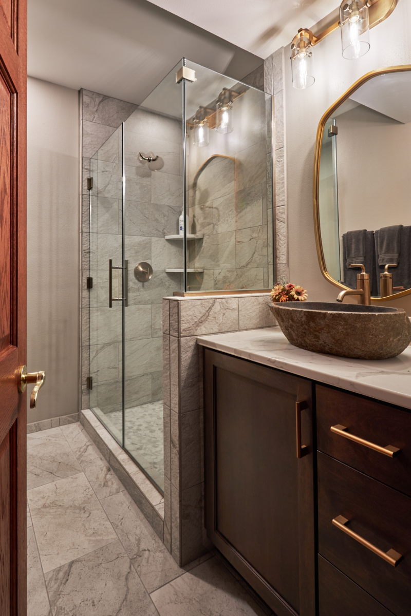 Pewaukee Main Bath-16-rszd Luxury bathroom