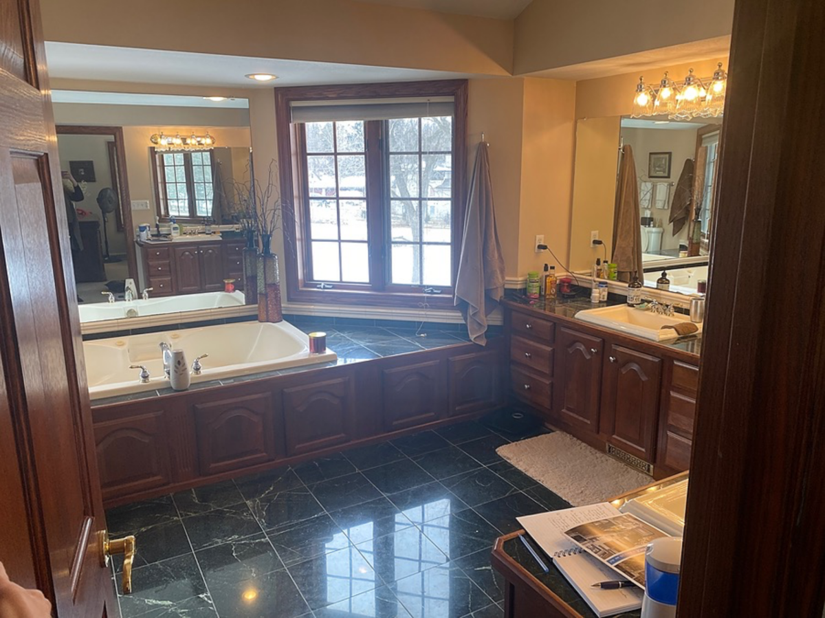 Pewaukee Primary Bath-Before-Lancaster-rszd